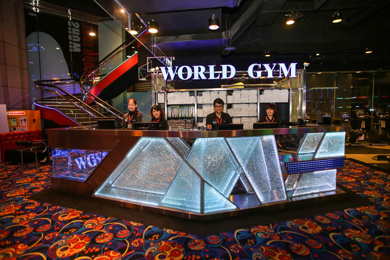 World Gym寶成店服務櫃台